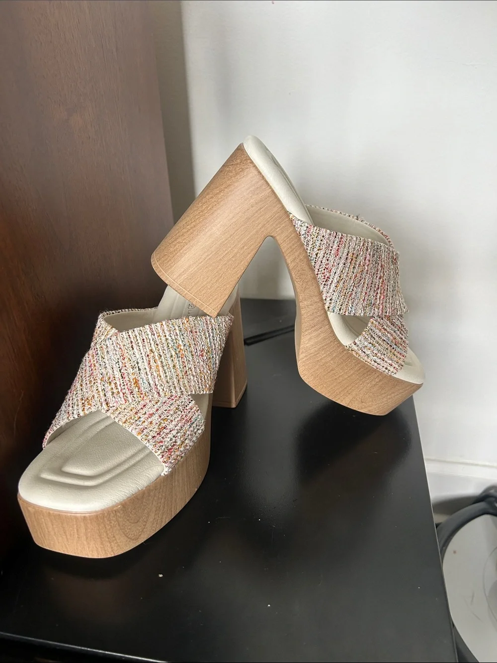 Chinese Laundry Multicolor Knit Platform Clog Sandals